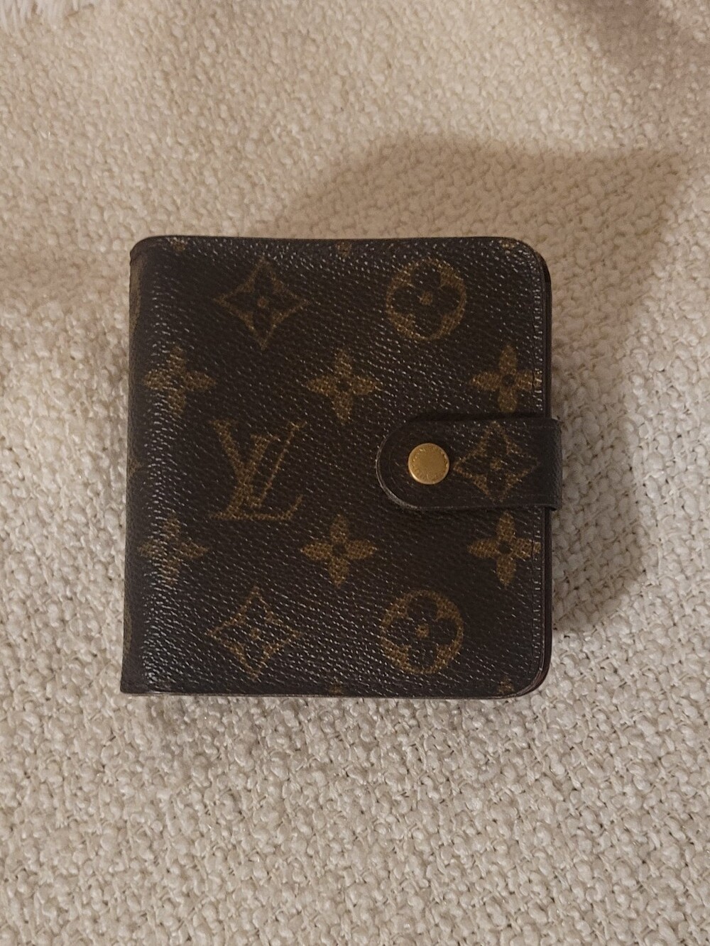 Auth Louis Vuitton Compact Wallet EUC - Picture 2 of 16